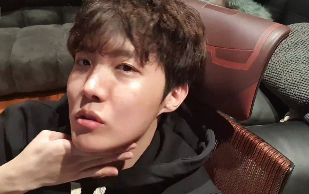jhopefolder's tweet photo. jung hoseok... https://t.co/7cqzSOa8Y5