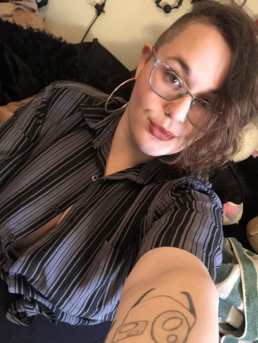 Spot the titties 👈 https://t.co/jK16etQwIe<a href="/tag/goddess"class="tags"><span>#goddess</span></a>