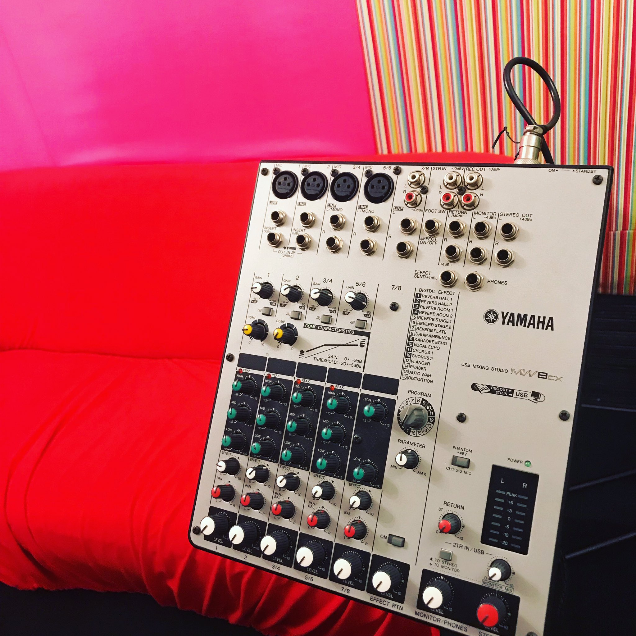 スタジオエチュード引山 Studio Etude ヤマハのusbミキサーmw8cxは 配信をされるお客様に有料でお貸ししています Usbからライトニングに変換してiphoneに繋ぎます Bgmやカラオケの音源 マイクを入力してライブ配信を楽しめますよ 是非お試しください スタジオエチュード引山 Studio Etude ヤマハのusbミキサーmw8cxは 配信をされるお客様に有料でお貸ししています Usbからライトニングに変換してiphoneに繋ぎます Bgmやカラオケの音源 マイクを入力してライブ配信を楽しめますよ 是非お試しください