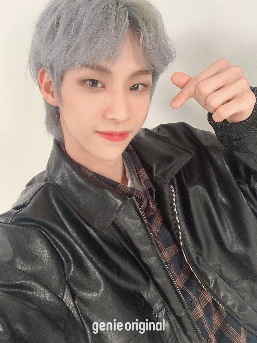 genieoriginal's tweet image. [GUEST @TPST__official ] 
템페스트: 귀여울게 
눈물: 흐를게 
심장: 떨릴게 

말랑상콤 #템페스트 셀카에 지오 심장 박살💘 담주에 만나요👋

- 3/8 19:00 #댄스신고식
- 3/9 19:00 #얼음땡댄스

미리 구독/알림해두기👇
bit.ly/2NHnx9h