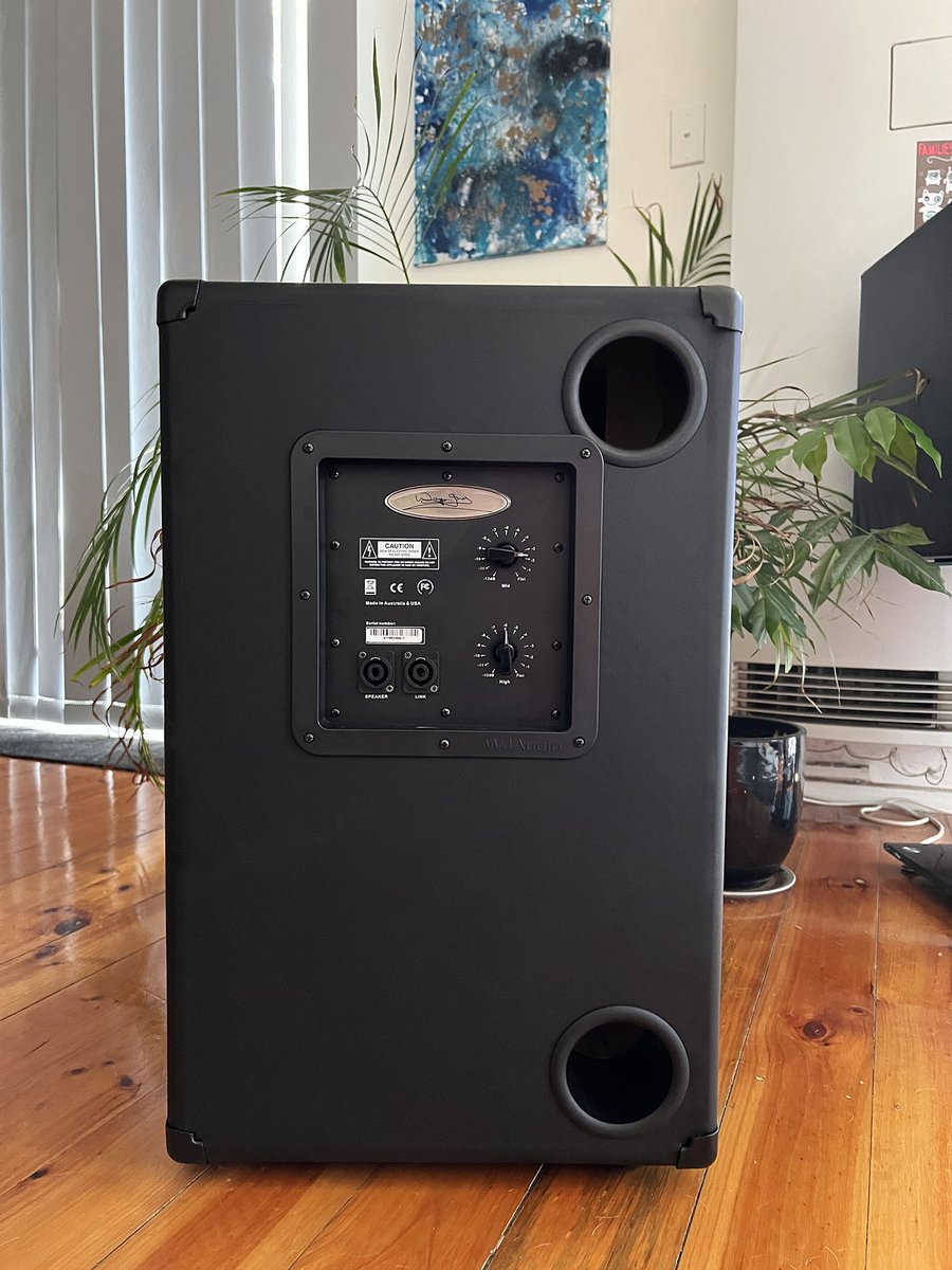 WayneJonesAudio's tweet image. Look what’s hiding in the bushes – prototype of rear ported WJ 2×10 Passive 700 Watt Bass Cabinet

Wayne Jones AUDIO
High Powered, High End Bass Guitar Cabinets | Stereo Valve Bass Guitar Amplifiers &amp;amp; Pre-Amps | Studio Monitors
waynejonesaudio.com

#BassGuitarCabinets