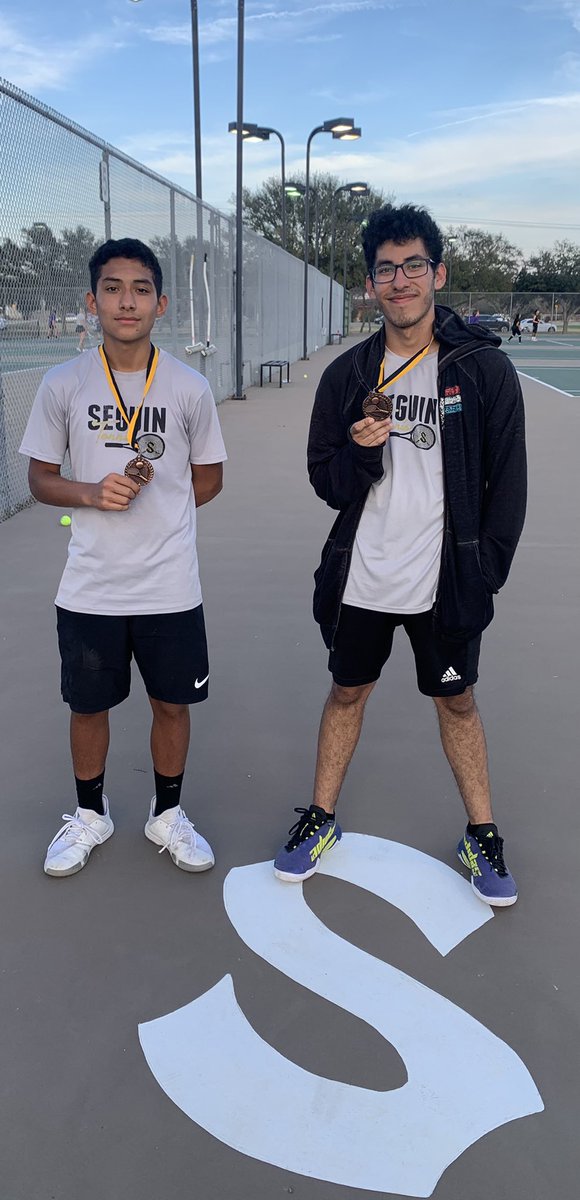 Swords up to these Matador JV student-athletes.
1st BSingles: Caine
1st GSingles: Caroline
2nd GDbls: Hannah &amp; Rylie
3rd BDbls: Aiden &amp; Diego

<a href="/SeguinHSTx/">Seguin High School</a>
<a href="/SeguinISD/">Seguin ISD</a>

#1Heart1Seguin #MatadorPride