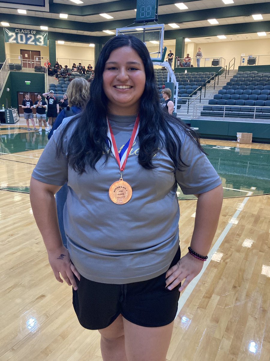 KISDAthletics's tweet photo. Placing 4th in the 259 lb weight class: Destinee Sanchez from @RidgePowerlift1 @FossilRidgeKISD, lifting a total of 655 lbs https://t.co/zqxRGIOGnq