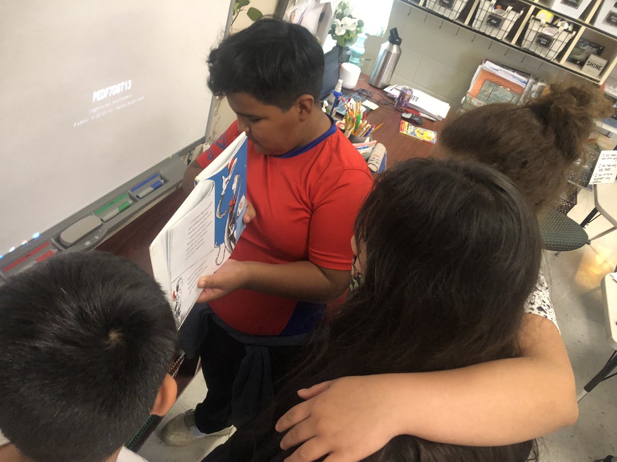 MrsBethHendrick's tweet photo. What a beautiful moment...empowering students using @Novel_Effect to read in Spanish! I love these fearless readers! #teachforjoy https://t.co/9eHS2J4EeJ