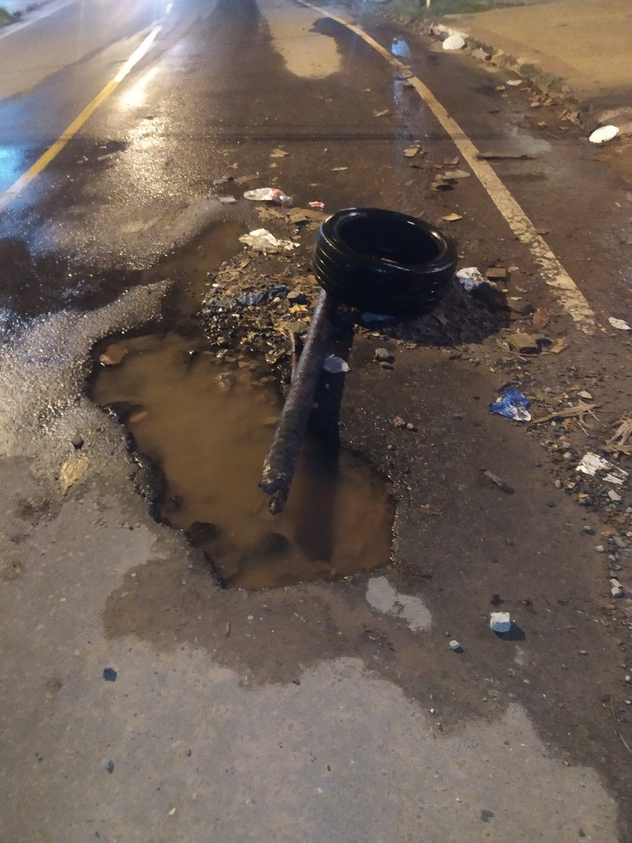 cscesar's tweet photo. @EssapSA esto es en Tte López casi Tte Ramírez, barrio San Pablo, Asunción https://t.co/CDpa1Cxx0e