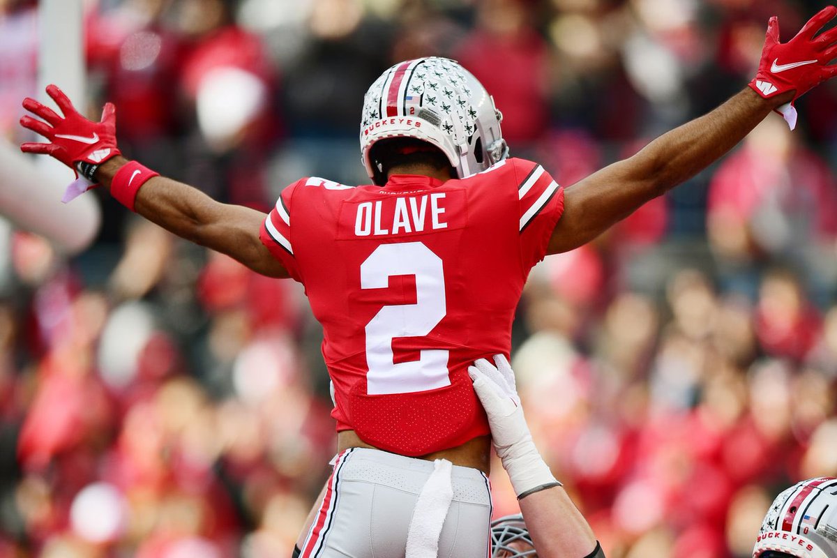 TFFPhilip's tweet image. The way people are rapidly changing their rankings because Olave ran one 40 yard dash is hysterical. 

Don’t act like you haven’t had him outside your top 8 WRs for the last few months… #nfl #olave #chrisolave #OhioState #NFLCombine