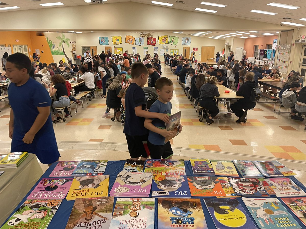 What an amazing turnout for our Bingo for Books tonight! @BrowardLiteracy
