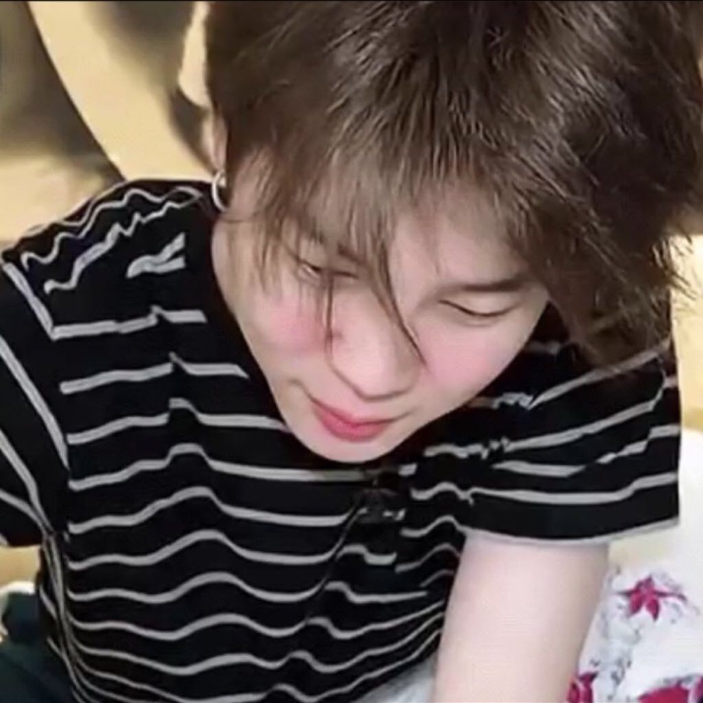 JMTZPICS's tweet image. pink cheeks