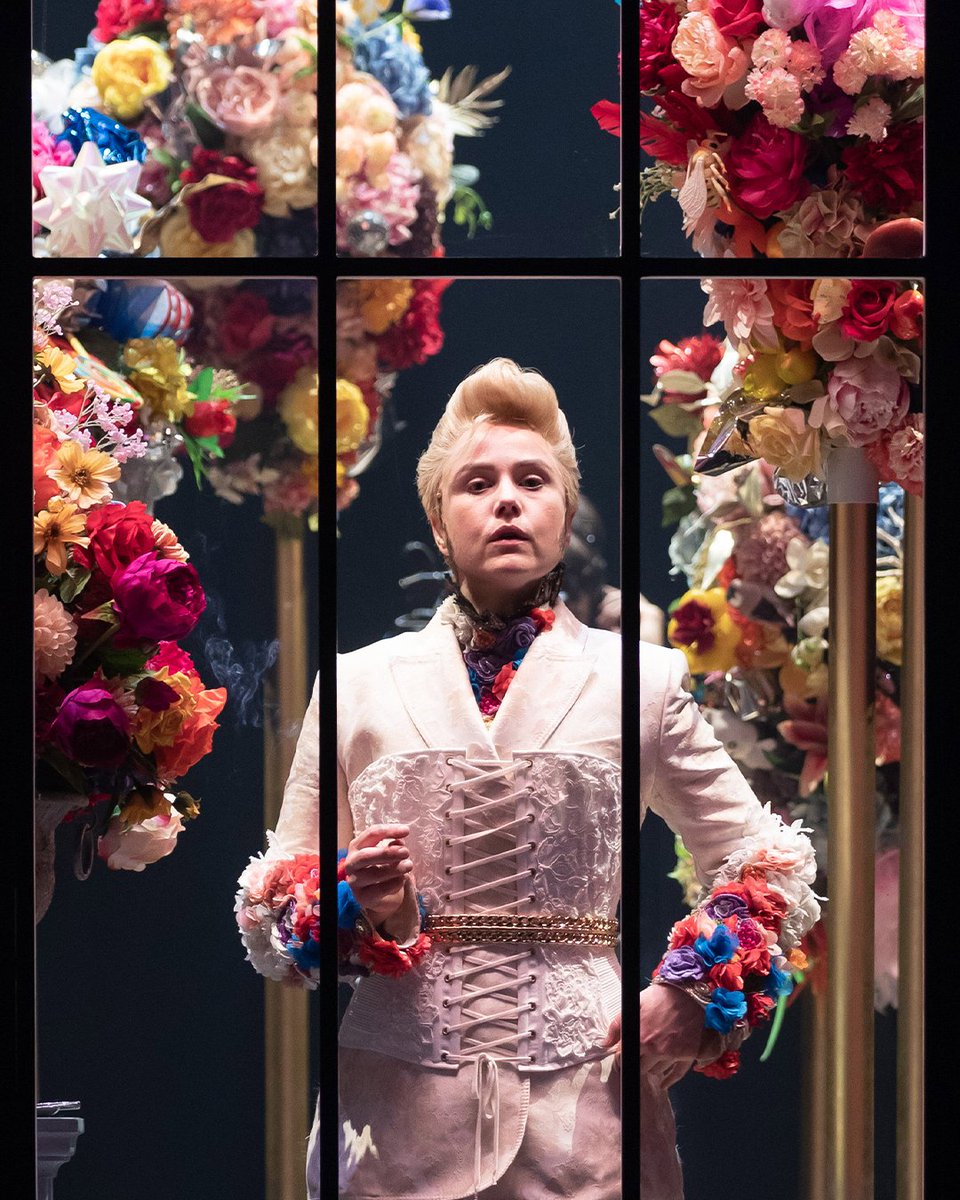 "[She is] one of the great actors of her generation" – Artistic Director Kip Williams spoke to <a href="/JaneBAlbert/">Jane Albert</a> about Eryn Jean Norvill's Olympic performance in THE PICTURE OF DORIAN GRAY ahead of <a href="/adelaidefest/">Adelaide Festival</a>, an encore Sydney season &amp; <a href="/risingmelbourne/">RISING</a>. bit.ly/Broadsheet-Dor…