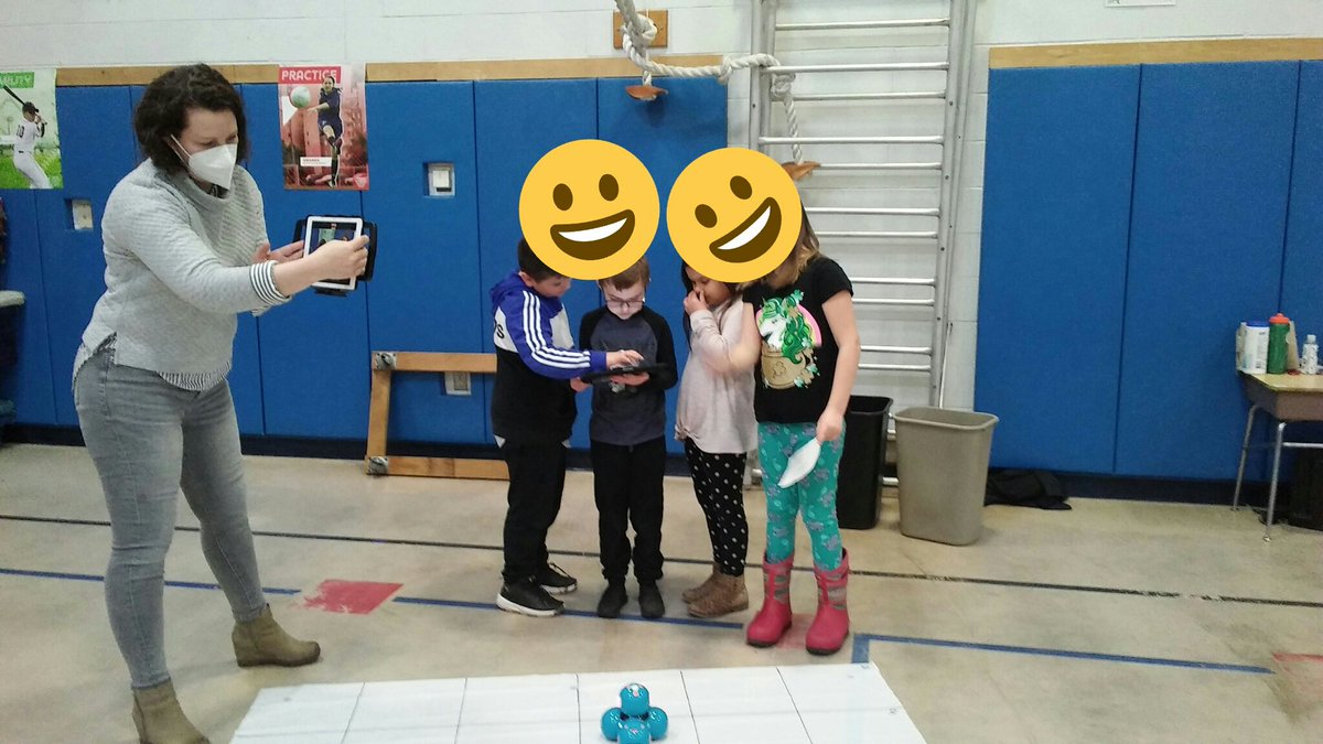 MsRosslvsbooks's tweet photo. Nothing says Gr 2 social studies than kids, #Gridmaps & Dash robots. This week's enrichment block @ManometSchool combined the best of all! Nothing beats hand-on concept reinforcement. Add in some fun and it's a win-win 4 everyone ๐ @MsRosslvsbooks @PlymouthSch @PlymouthAcCoord https://t.co/D0XOhBfP1k