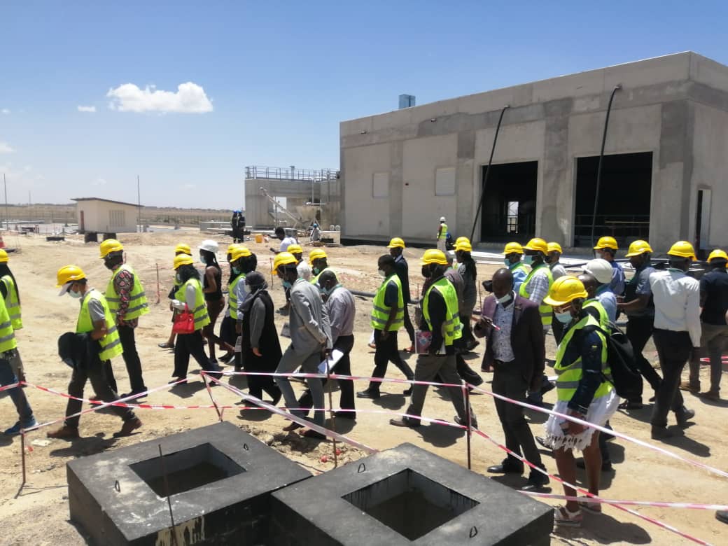 PIDA_Africa's tweet photo. Delegates of the #7thPIDAWEEK paid a visit to #Konza Technopolis,  #Kenya's smartcity flagship project for a progressive ICT sector with a special economy zone &amp; technology hub, 70 kma away from #Nairobi
@NEPAD_Agency
@NepadAprmKenya @giz_green @AipWater @jumuiya @towelajere https://t.co/S4xFaD8MfU
