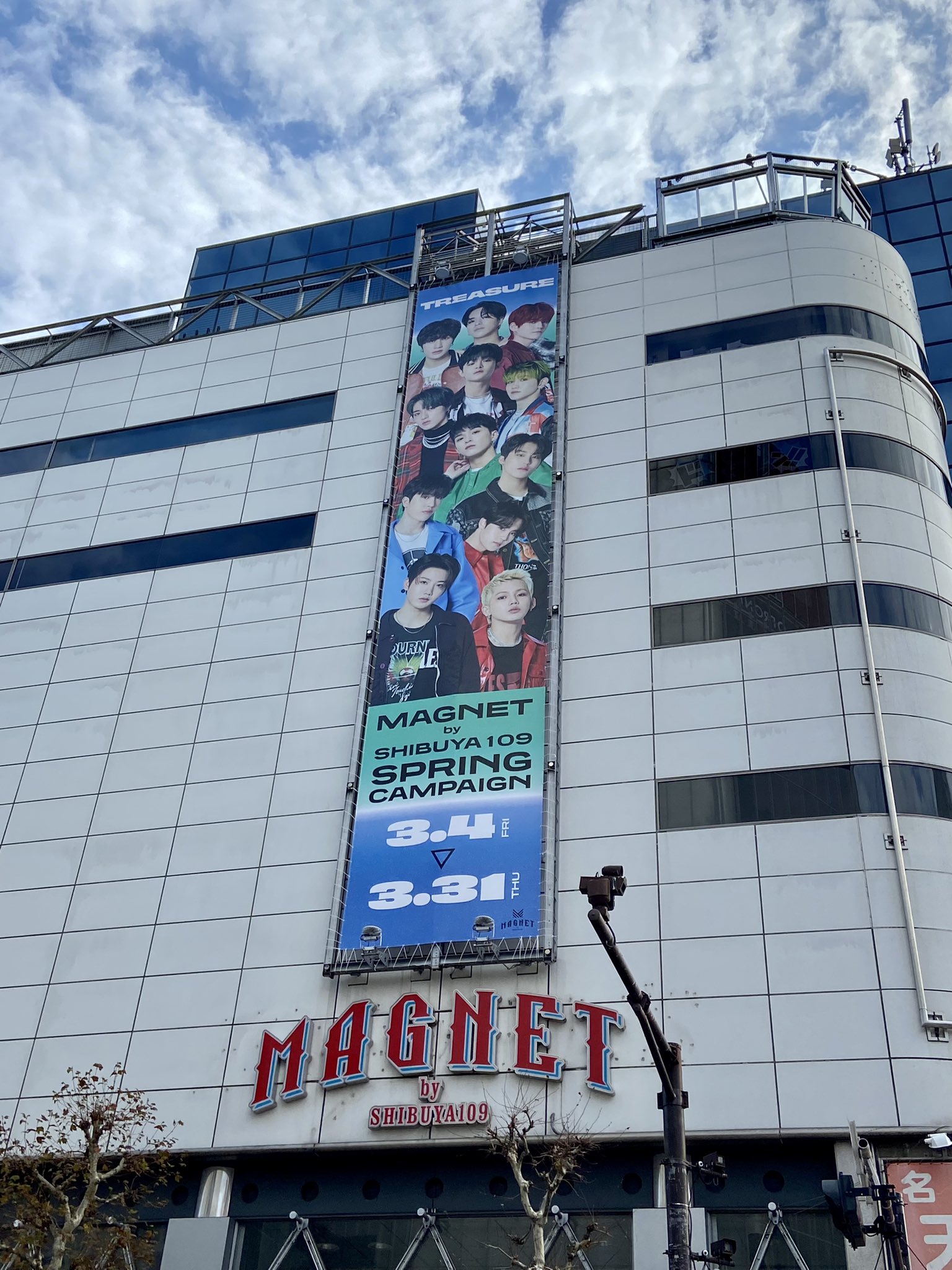 FM-LsSlVcAYvw0d?format=jpg&name=large