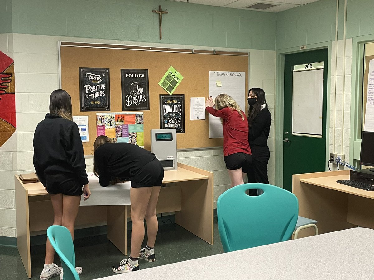 MsGodkin's tweet photo. It’s always a great day in ILP @ResCSS when you can learn from Emily  @DevPeace and then change gears to start delving deeper into WWI by asking high level questions #education #projectbasedlearning #collaboration https://t.co/d8BI2b8F3g