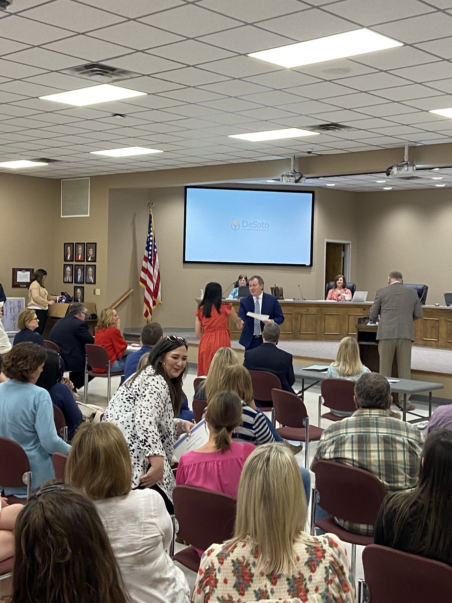 Congratulations to Mrs. Karla Alfaro for being recognized as <a href="/TweetDCS_WES/">Walls Elementary</a>'s 2021-22 Teacher of the Year! 🎉🎉

Mrs. Alfaro serves 3rd-5th grade ELs at WES. Thank you for all you do for our ELs &amp; their families. Your hard work &amp; dedication have not gone unnoticed. #TeamDCS