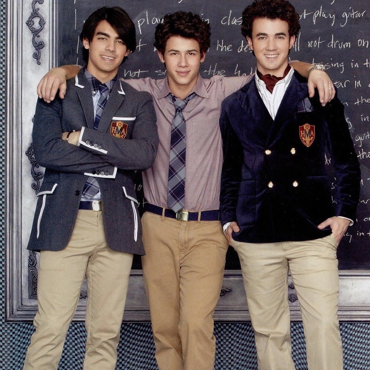DCCtheseries's tweet photo. We’re ready to discuss some of these #tbt classics! Stream #DisneyChannelChat tomorrow 🙌

#WizardsofWaverlyPlace #ThatsSoRaven #TheSuiteLifeofZackandCody #JONAS https://t.co/83HCTcjF4g