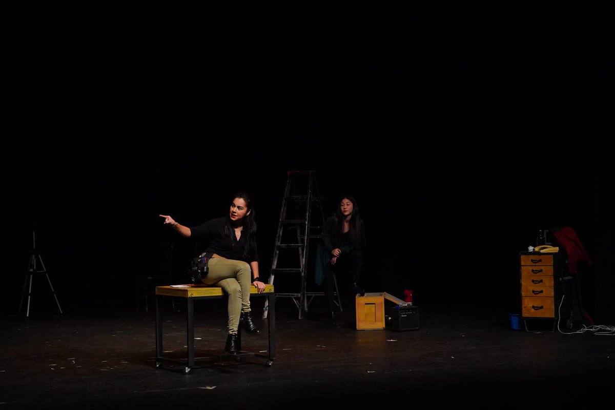 TeatroDelEstado's tweet photo. En estos momentos en la sala #EmilioCarballido, disfrutando de la puesta en escena "Revelaciones shakesperianas" con #TaydePedraza, #KarinaEguía y #RosaEglantina, bajo la dirección de #AustinMorgan de la compañía La Talacha Teatro https://t.co/S93akoc2oT