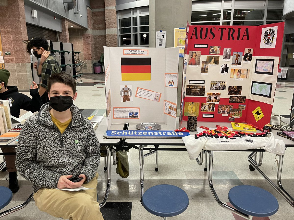 FrHesseWMS's tweet image. Thank you @MiteBeParker for helping with @HMJacksonHS’s first annual Multicultural Night! Very excited for performances tonight!