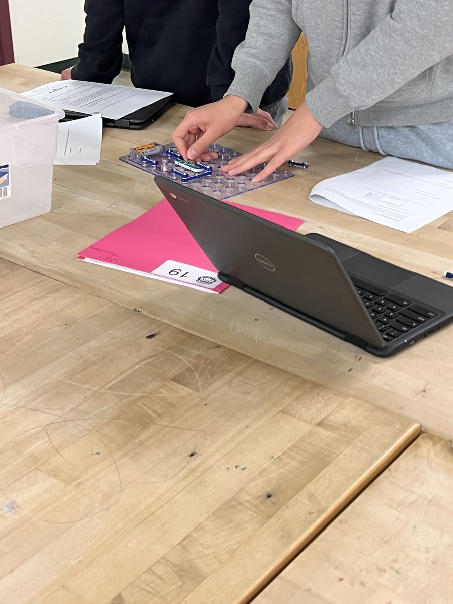 Kelly Perch tweet media