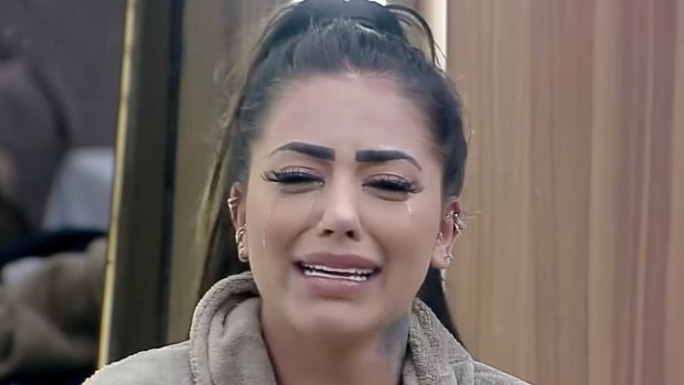 bombastickers's tweet photo. #BS3 BASTICK FORMADO! 
- @cheenxxs (Annie).
- @duchocolucci (Mister).
- @KendraFerretti9 (Kendra). 

Quem deve ficar? Votação abre amanhã 19:00 e encerra 19:30! 💣 https://t.co/3CD0CIuxCR
