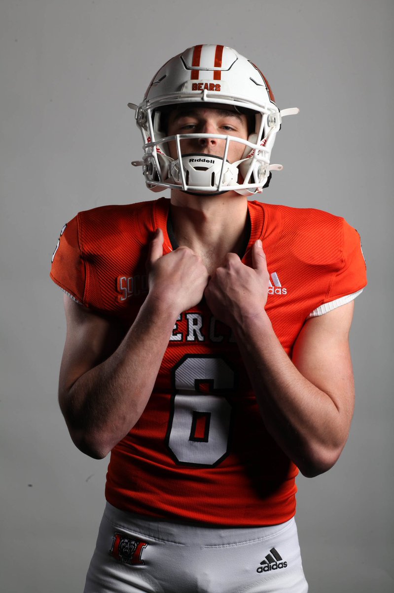 MasonHicks_6's tweet photo. Had a great visit at Mercer University today, very thankful for the opportunity to meet the staff and see the amazing facilities! @Drew_Cronic @Coach_D_Salmon @CoachWilliams22 @FtballAtTheView https://t.co/bzZhXqnIKh