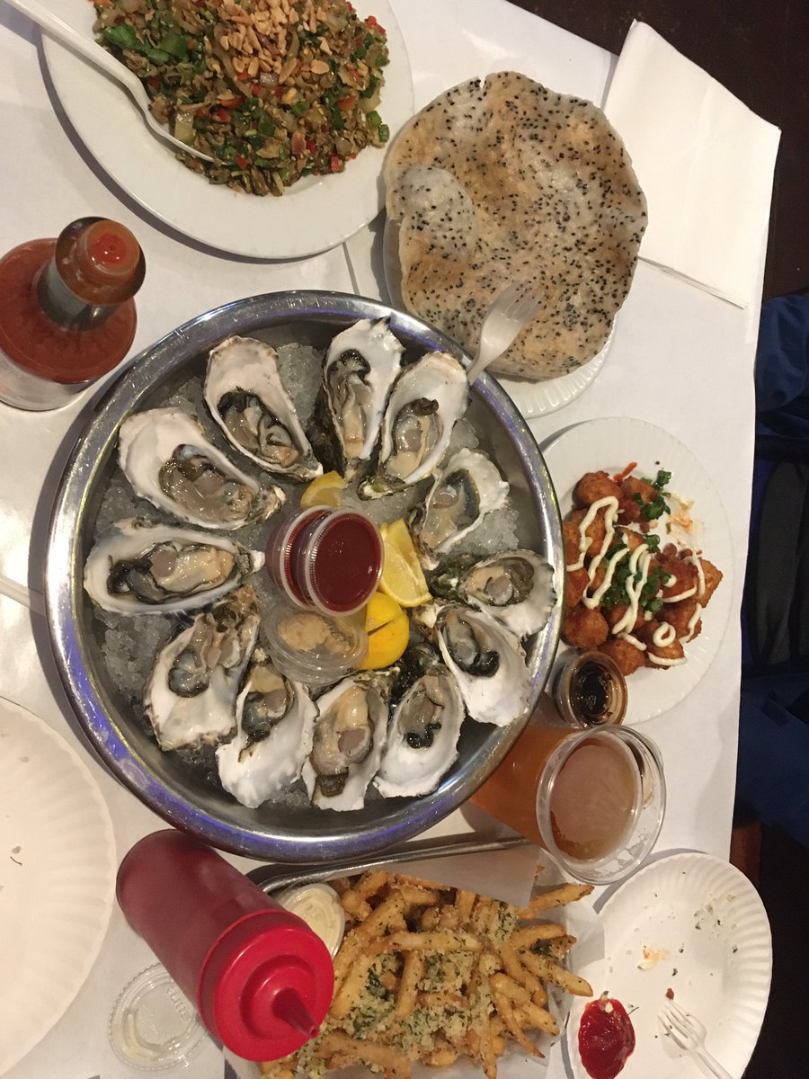 Shadow3413's tweet photo. #Oyster #BabyClam #StirFried @TheWharf #GardenGrove @805Beer https://t.co/MWmkU9RNmc