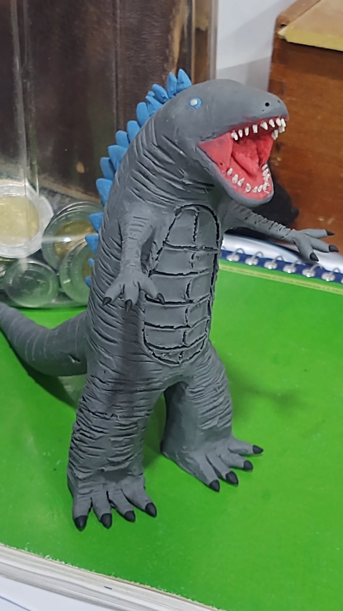 Gustavo45305265's tweet photo. Godzilla en plastilina hecho por mi hijo de 9 años, aprendió a hacer figuras durante la pandemia, este lo acaba de hacer, dale un like si te gusto se alegrará mucho 🤩👍 https://t.co/ReHTumTXcT