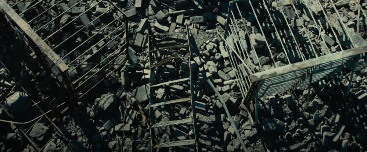 AtheistjLiz's tweet photo. West Side Story (2021) opens and closes on shots of fire escapes. https://t.co/TOE1vKtyvl