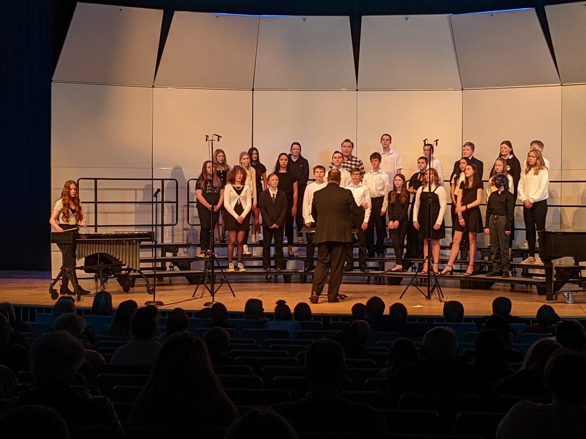 KMMS_Music's tweet photo. Fantastic concert tonight by the 7th and 8th grade choirs! S/O to Mr. Faller for accompanying their beautiful voices! @KMMS_Larsen @KM_Activities #kometpride https://t.co/WT66OPiZuR