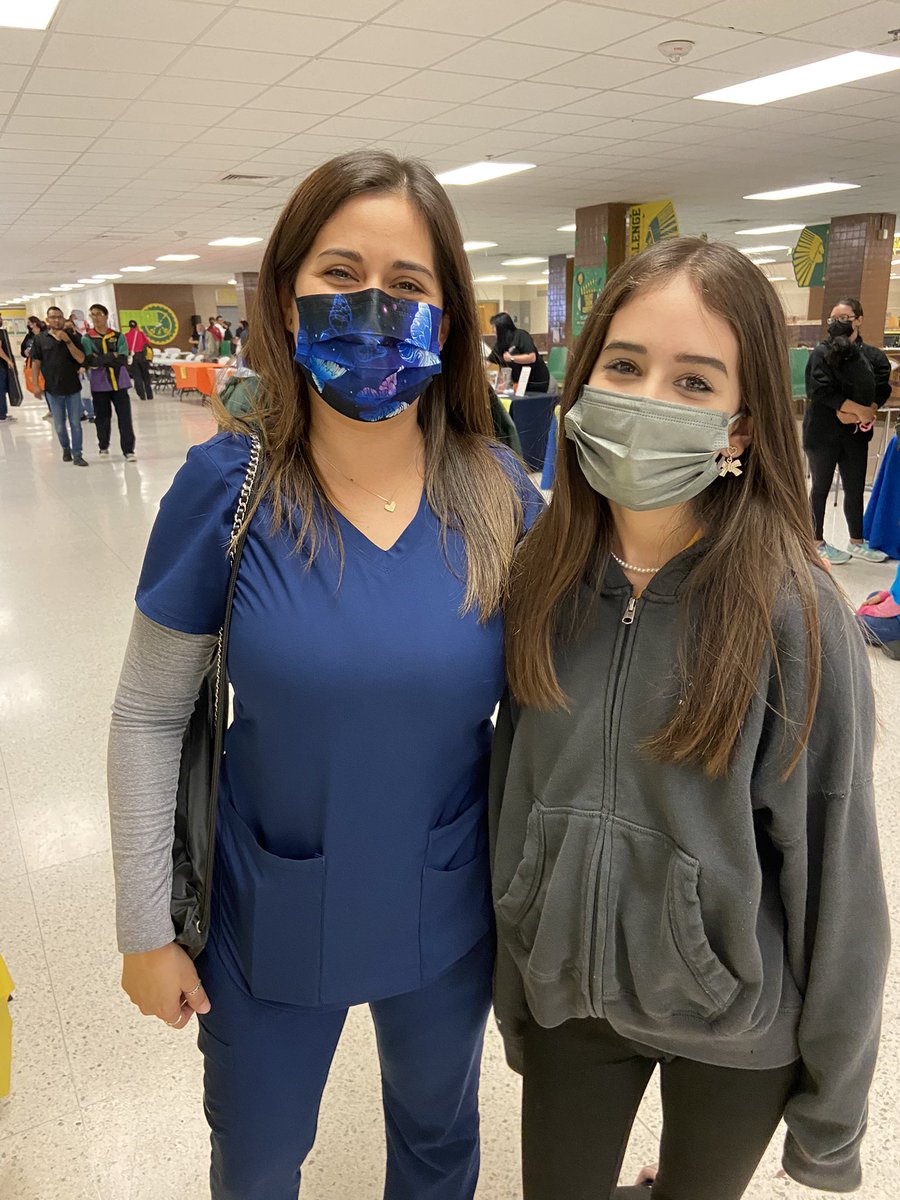 wlperez22's tweet photo. @JudyZuniga6 @MsIDGarcia Had a great time connecting with parents and all were emotionally intelligent! #RoweEQ #lovemyjob https://t.co/R1vKSXl0YN