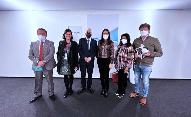 vmaino's tweet photo. .@Meta-@Facebook es parte del Mobile World Congress de España #MWW2022. Junto con su director
@lestergarcia y su vicepresidenta de política de conectividad Mónica Desai conocimos el demo de realidad virtual, que desarrolla la empresa, como nuevo concepto en conexiones sociales. https://t.co/Q8Ra9SkUFt