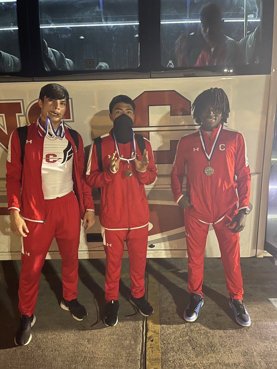 Cleveland_Track's tweet photo. Boys competed well tonight in New Caney against some solid competition! Medalists:
Cary Wood - 3rd place long and triple Andy Medina - 3rd place 400m dash Ahzavion Bell - 2nd place long jump 
Chris Rodriguez - 2nd place discus (not pictured) https://t.co/R7irfUvU4P