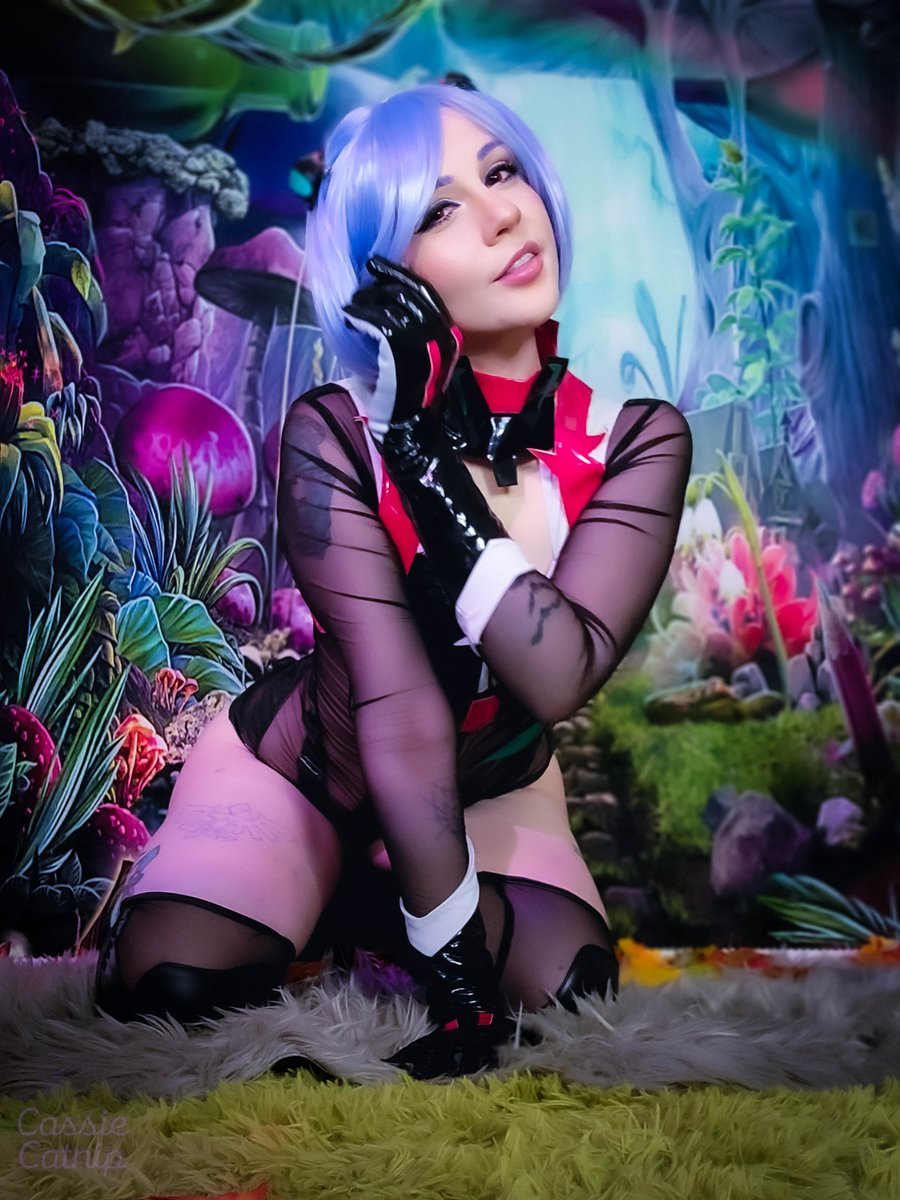 CatnipCosplay's tweet image. &quot;Man fears the darkness, and so he scrapes away at the edges of it with fire. He creates life by diminishing the Darkness.”
        -Rei Ayanami 💫

#cosplay #evangelion #evangelioncosplay #reiayanami