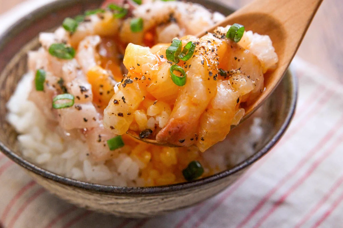 やみつきの味に仕上がる？！ブリのお刺身を使った丼ものレシピ！