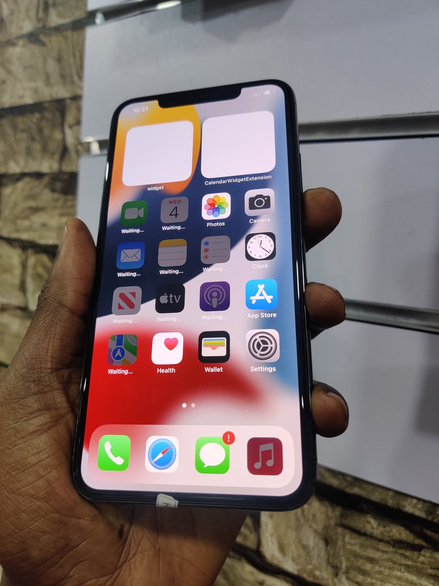 smartechug's tweet photo. Iphone 11 pro max 64gbs
Perfect condition
At 2,400,000\= Ugx
Call or whatsapp 0754227635
#smartechug https://t.co/lbHc55kEvx