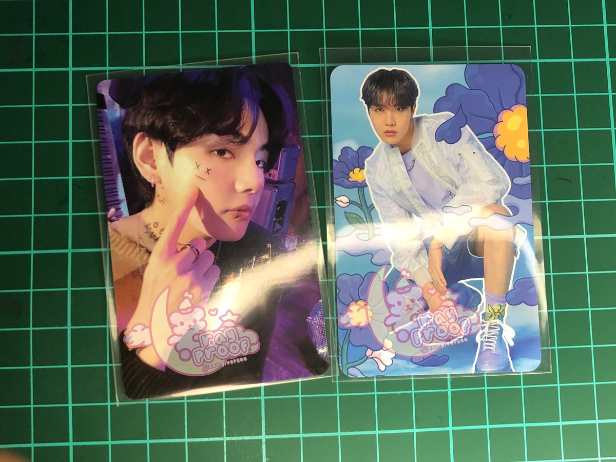 namgiversee's tweet photo. — WTS 🛒

• tae sg22 &amp; jhope mots7 the journey

» price 🏷
« taehyung = 60k 
« jhope = 115k 

€ ina only❗️
➰ membeli = stuju dengan condi 
➰ condi? dm 
➰ no H n R🚳
➰ harga inc packing &amp; adm 
➰ bisa 🍊
➰dom jakbar📍

~ happy shopping 🛍 https://t.co/aZ2MbUfKam