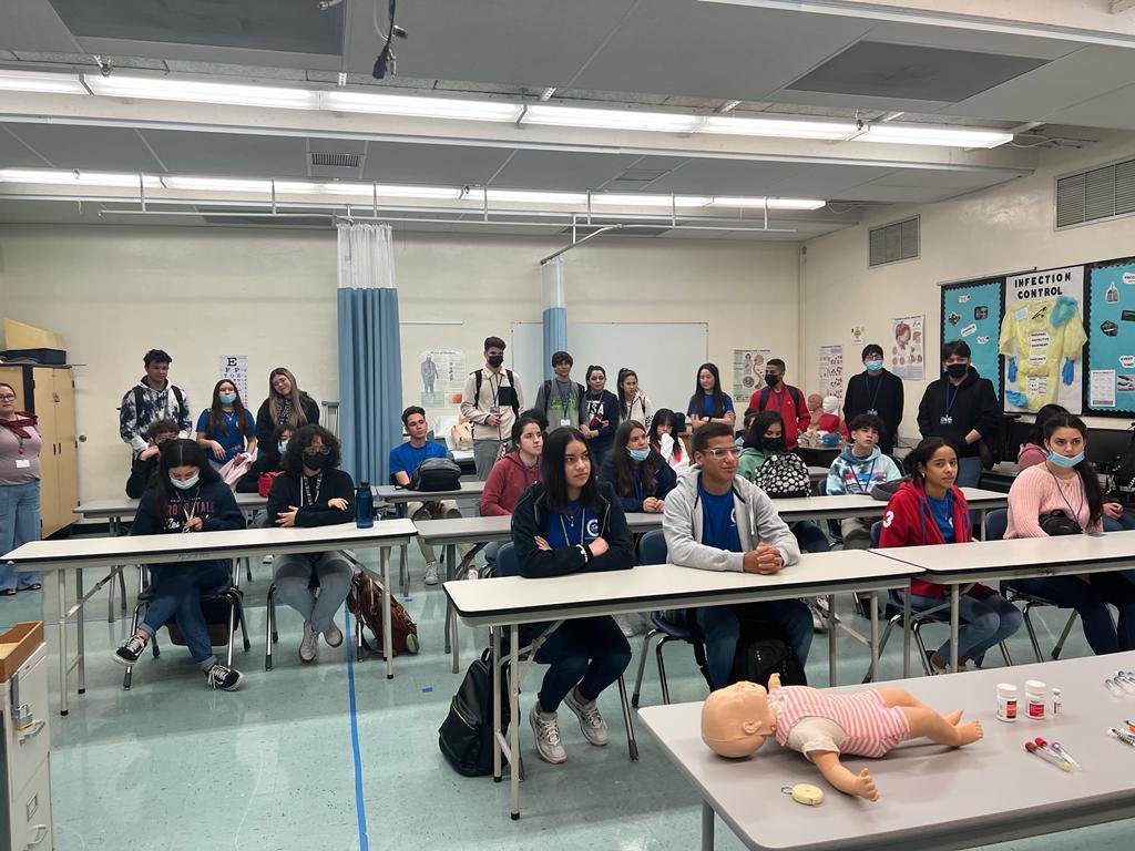 MlecTech's tweet image. SMA students from @HMLAdultEd applying theory to practice during their IET training @MlecTech Medical Assisting program @AmericanAdultEd @HMLSrHighSchool @MLECPrin @LFig610 @LuisEDiazDEOA @mantilla1776 @verenanro #CareerInAYear