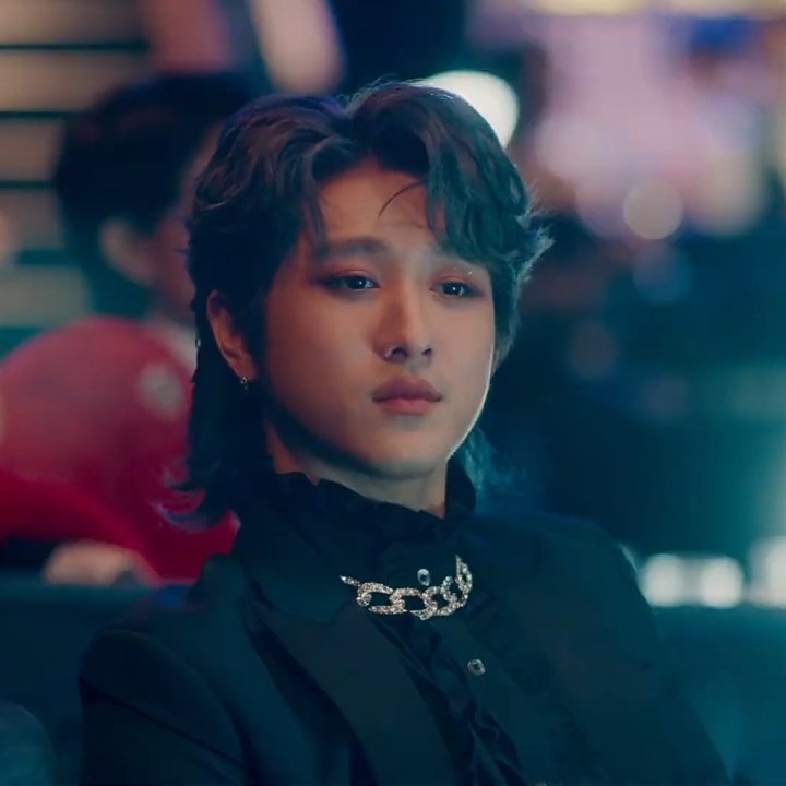 gwynsome_'s tweet photo. everyone can go home, Us is fricking WINNING. he is fabulous, he is majestic. i am on my knees-

#KinnPorscheGameOn https://t.co/bL0r5QdYXd