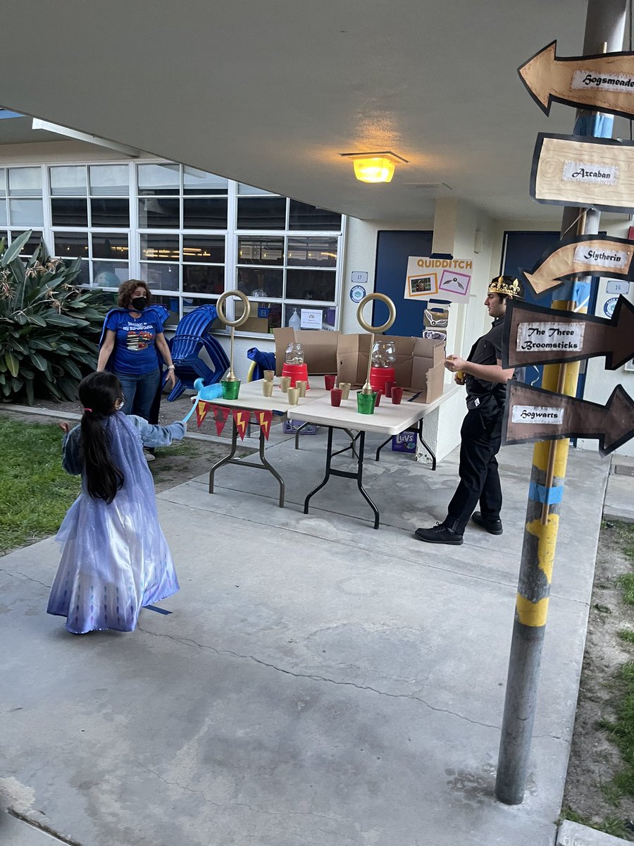 Hundreds participate in <a href="/BobierBroncos/">Bobier Broncos</a> #ReadAcrossAmerica Family Literacy Night <a href="/VistaBlueprint/">Vista Unified</a>