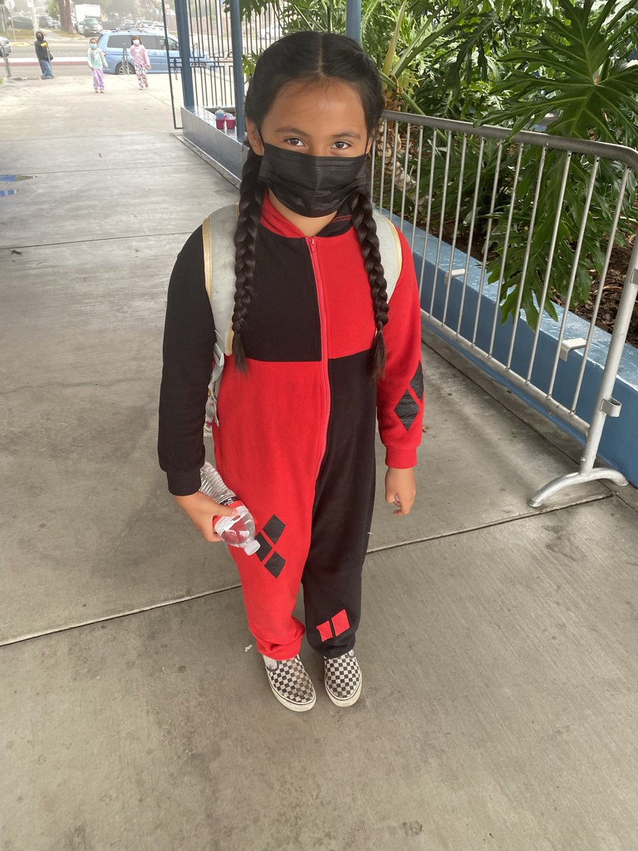 MVonetta's tweet photo. Gladiators never disappoint on pajama day!!! #nlmusd #glazier #ReadAcrossAmerica https://t.co/zIVtXBgRSX