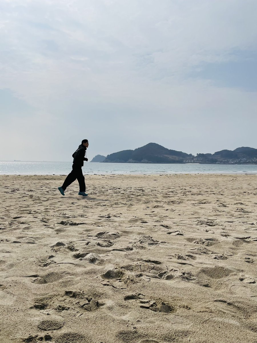 oasisminseok_'s tweet photo. "photo by kyungsoo" 

🤍🤍🤍🤍🤍🤍🤍🤍🤍 https://t.co/zERtdxJVLv