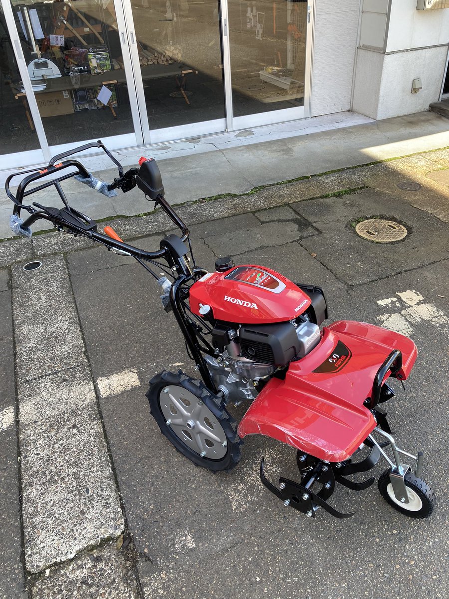 PLOW_OFFICIAL's tweet photo. HONDA耕運機
FF500サラダがリニューアルして
入荷しました!
セルフスタート搭載ですお😎
#プラウ
#HONDA
#耕運機 #FF500 https://t.co/0R8U21m4jo