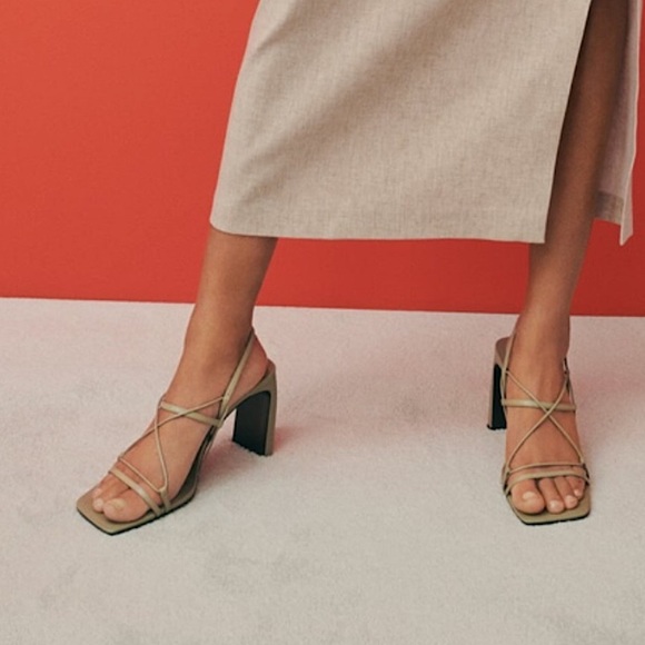BeautifulBarga2's tweet photo. So good I had to share! Check out all the items I'm loving on @Poshmarkapp from @tracey90520668 #poshmark #fashion #style #shopmycloset #born #zara: https://t.co/KGH5Q4yKt7 https://t.co/4zTqyhbr3d