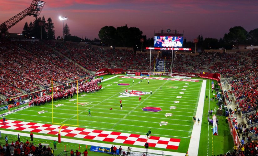 After a good conversation with @Albert_GarciaFB and call from @CoachJFrank I am blessed to announce my 6th D1 offer to Fresno State 🏈 #GoDogs @247Sports @simi_football @coachjb21 @AurandBlueprint @TheAcornSports @vcspreps