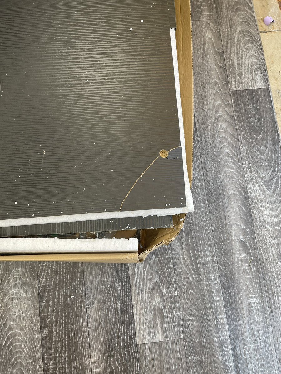 manoujusteemma's tweet photo. Très en colère contre #retif ! Reçu en l’état et si je souhaites un échange il faut envoyer un courrier en lettre recommandée avec AR . Un conseil: mettre une réserve lors de la livraison même si vous ne vérifiez pas votre commande #encolere #arnaqueur #CPVA https://t.co/gs4qlK1saH