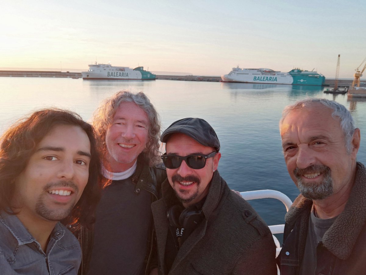 The Moonshine Band torna des de Palma després de celebrar el Dia de les Illes Balears amb dos actuacions 🥁🎸
Gràcies al nostre conveni amb @baleariaferry la música d'Eivissa no té fronteres 🎵

Gràcies Baleària 😁🙏

#musicsdeivissa #ame #eivissa #ibizalivemusic #livemusicibiza