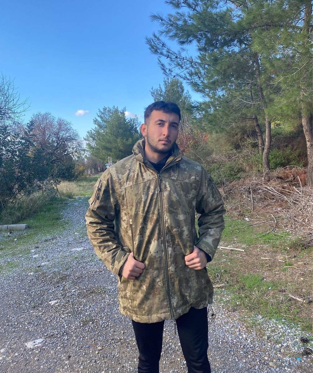 batuhankduman's tweet photo. #RussianUkrainianWar Kendi ülkesi olmamasına rağmen kahramanca savaşıp şehit düşen 21 yaşındaki Türk askerinden hiçbir kanal bahsetmeyecek. O benim dostumdu. Ruhun şad olsun. https://t.co/F0cqoUC2tM