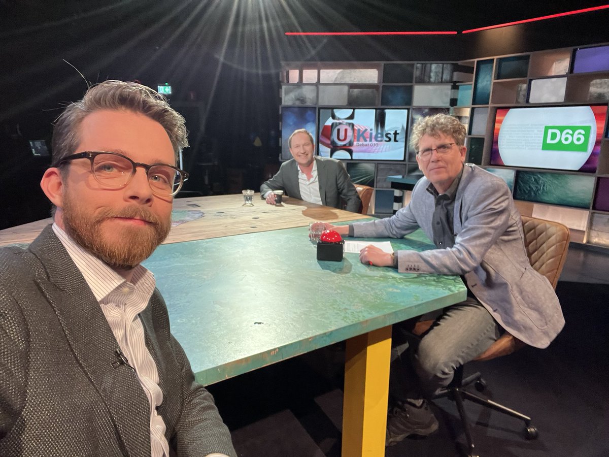 RickvdZweth's tweet photo. De #Woonweek is van start! Gisteren twee keer in debat met @D66Utrecht over betaalbaar wonen.

➡️ Stop de verkoop sociale huur.
➡️ Leg grondspeculatie aan banden.
➡️ Maak afdwingbare afspraken met ontwikkelaars.

Met bouwen alleen redden we het niet, stevig ingrijpen is nodig. https://t.co/gAgC4aZyTL