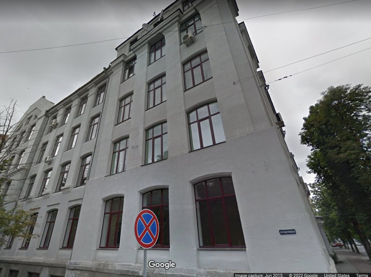 DAlperovitch's tweet photo. The building bombed is the Economics Department of Kharkiv National University. The Russians were likely targeting the offices of the SBU intelligence agency across the street and destroyed the wrong building

Here is what it looked like in better times from Google Streets 👇 https://t.co/0uoV3tZw5g