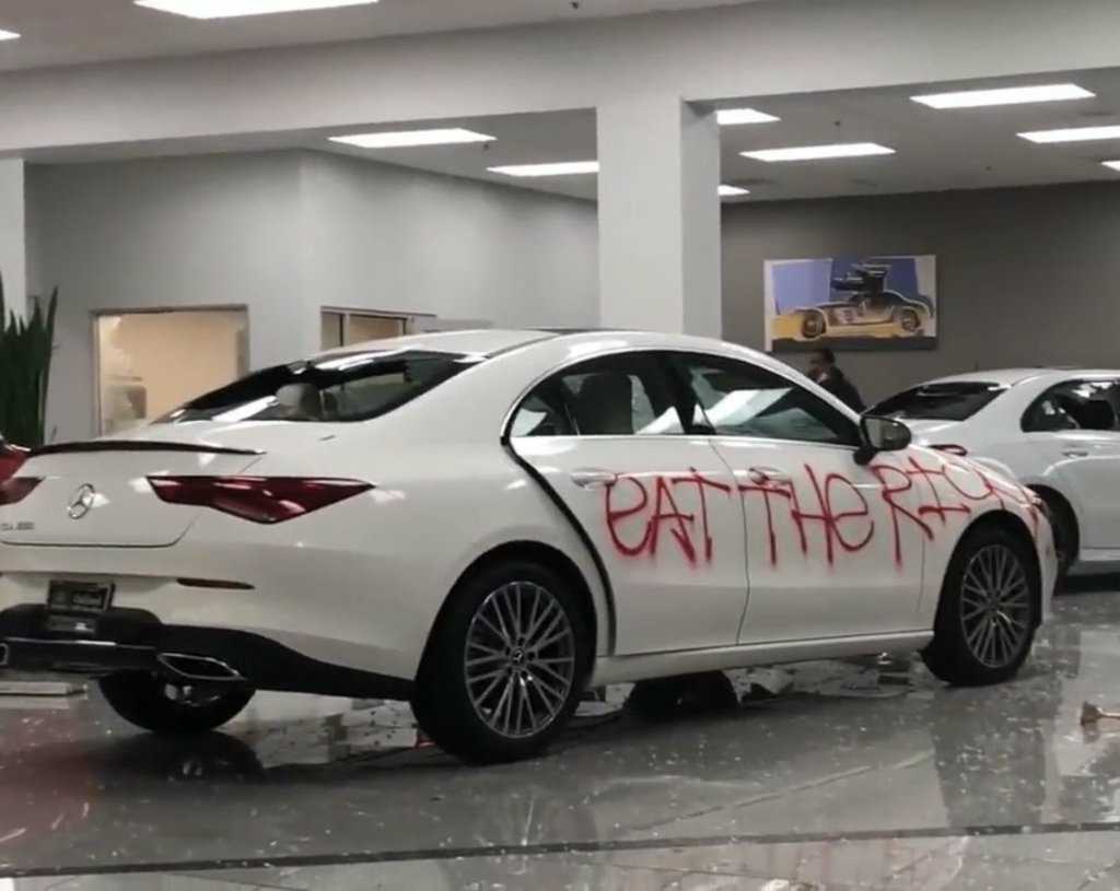 #eattherich #ешьбогатых #usa #война #протесты