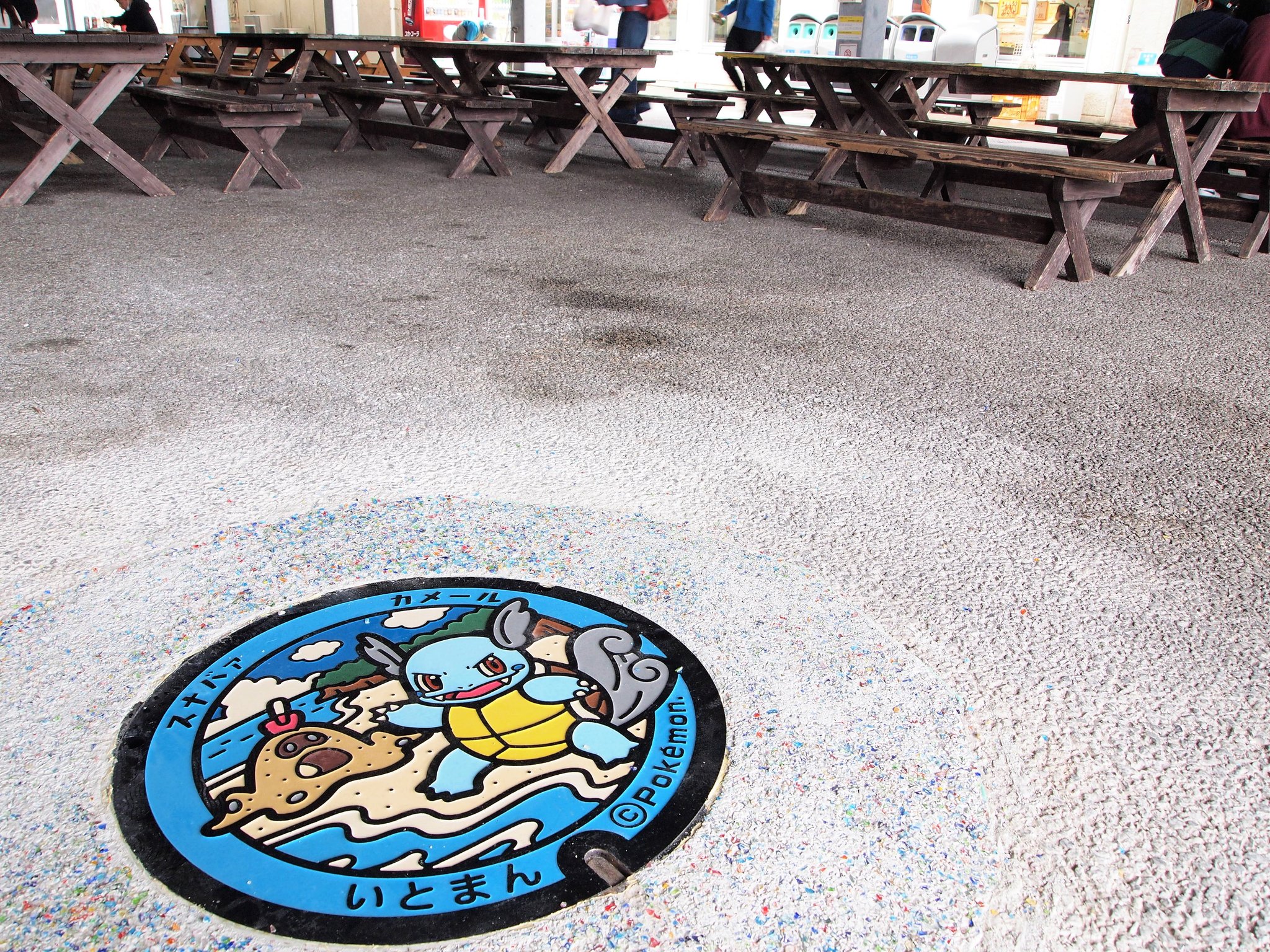 糸満散歩撮り ついに糸満にも登場しました 糸満 糸満市 沖縄 糸満観光 ポケモン ぽけもん ポケモンマンホール ポケモンマンホール巡り ポケモンマンホール沖縄 ぽけふた ポケフタ ポケふた ポケストップ ぽけすとっぷ マンホールの蓋